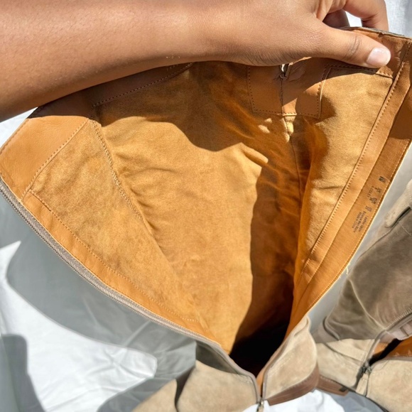 Tan real suede knee high round toe moto boots with full side zipper, and hardwar - Picture 4 of 5